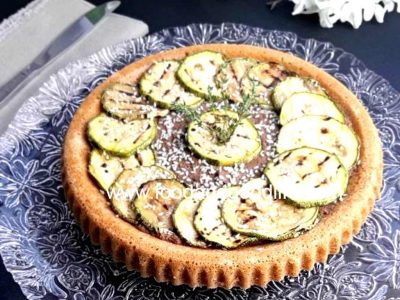 Crostata morbida salata low carb con paté di olive taggiasche