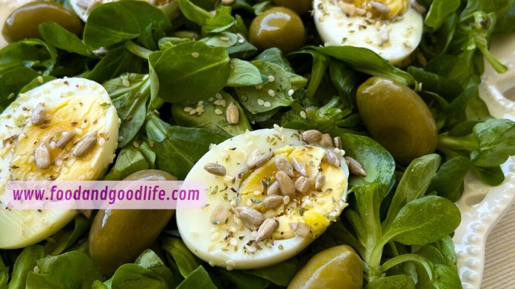 Insalata di valeriana e uova sode: ricetta facile e proteica