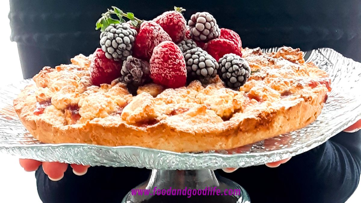 Sbriciolata alle mandorle senza zucchero e senza glutine, ricetta facilissima.